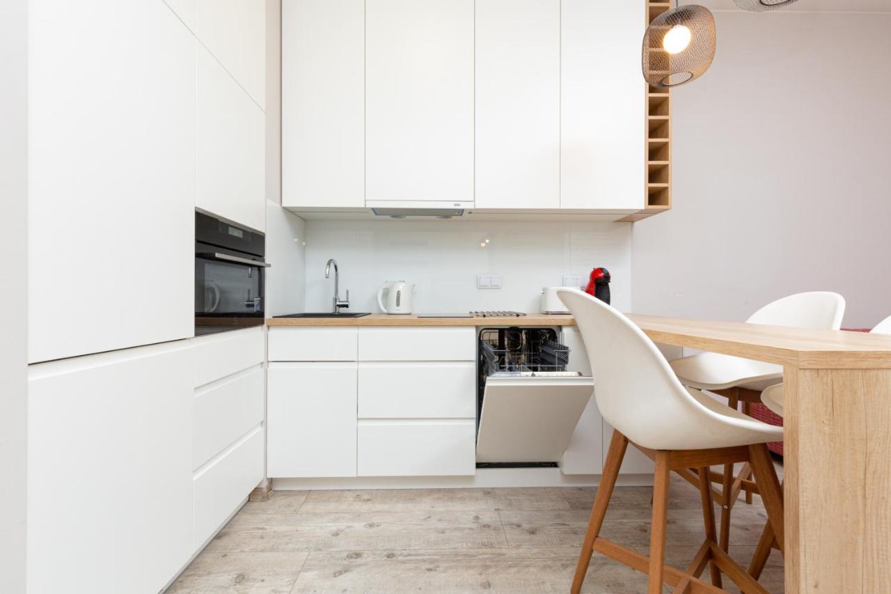 Business Center Apartments Warsaw Wola By Noclegi Renters Ngoại thất bức ảnh