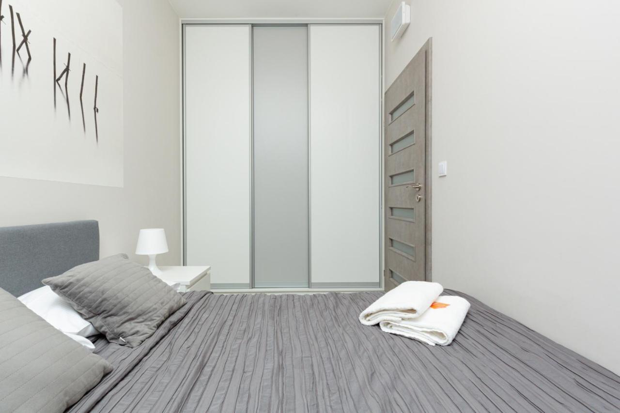 Business Center Apartments Warsaw Wola By Noclegi Renters Ngoại thất bức ảnh