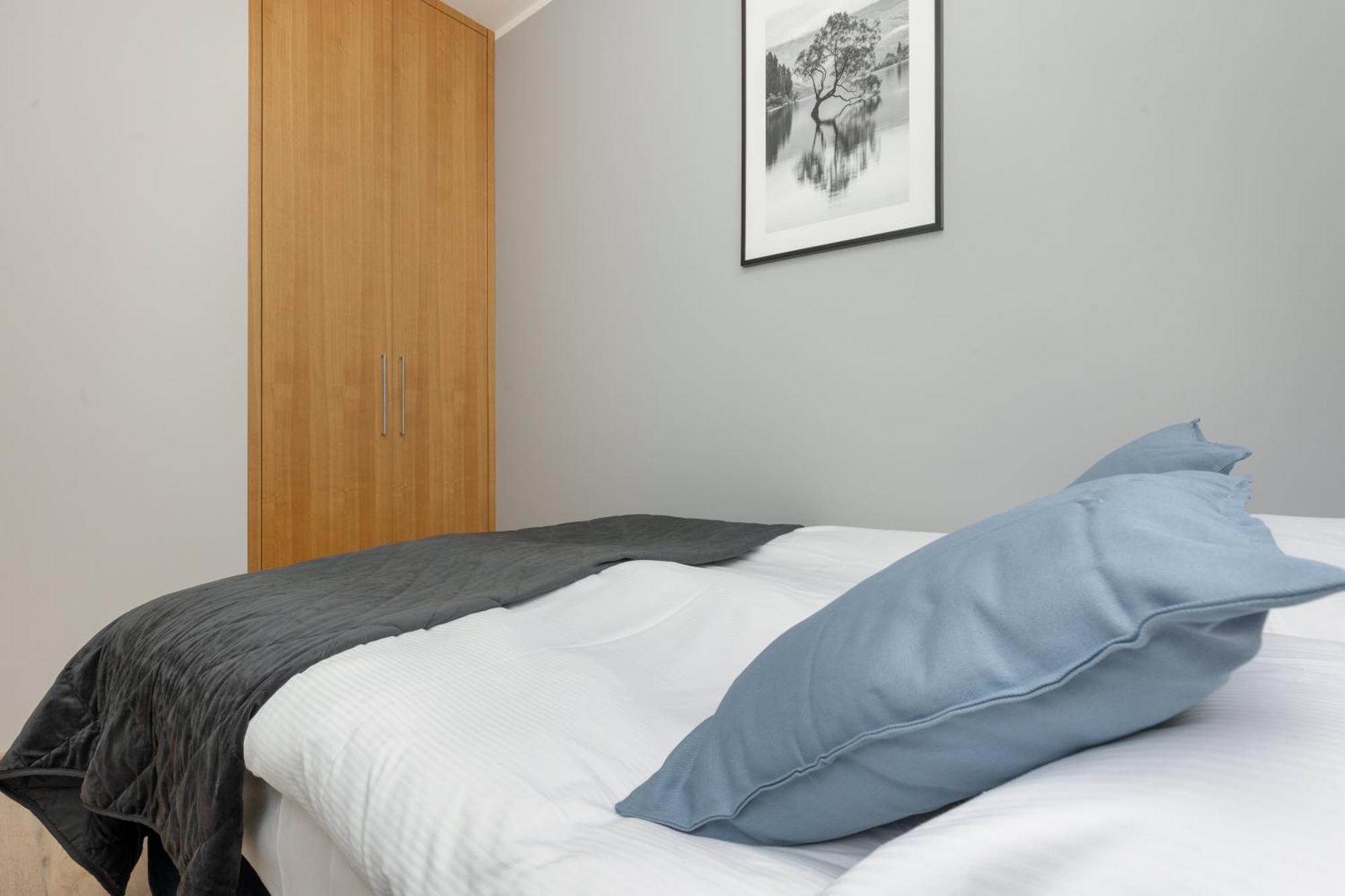 Business Center Apartments Warsaw Wola By Noclegi Renters Ngoại thất bức ảnh